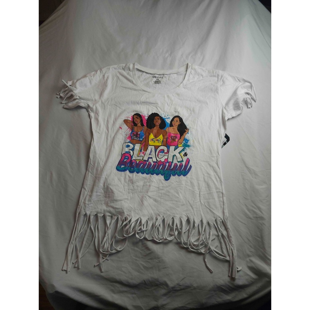 On Fire T-Shirt Womens Size 2X White‎ Black & Beautiful Fringe Trim Short Sleeve